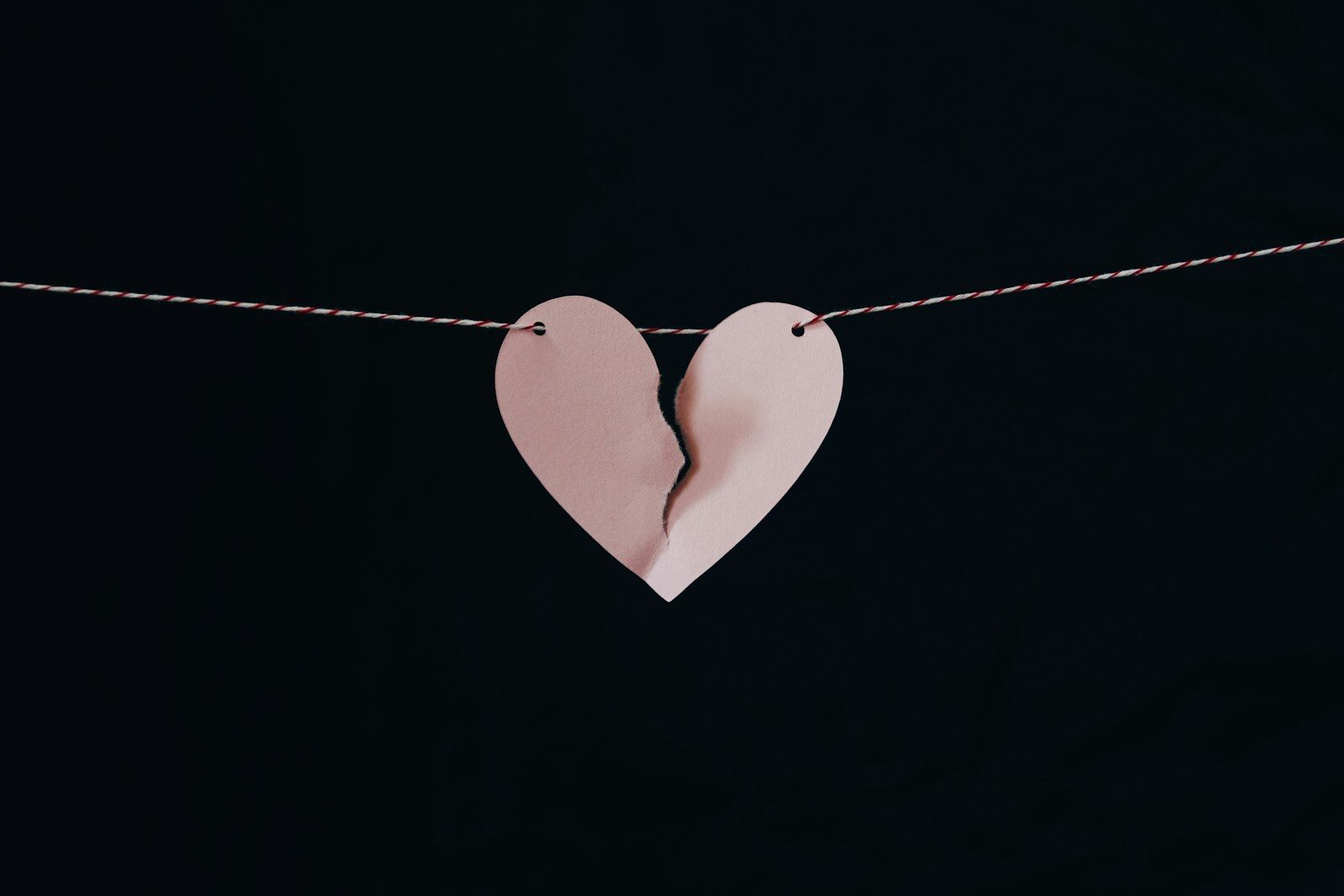 Conf’gesticulée "Divorcée pour le meilleur et le meilleur. Du mythe de l'amour romantique aux violences psychologiques."
